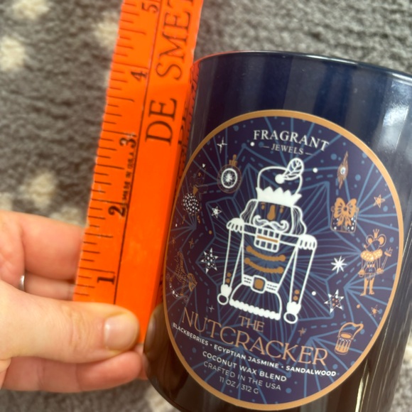 Fragrant Jewels - The Nutcracker Candle - Picture 7 of 7